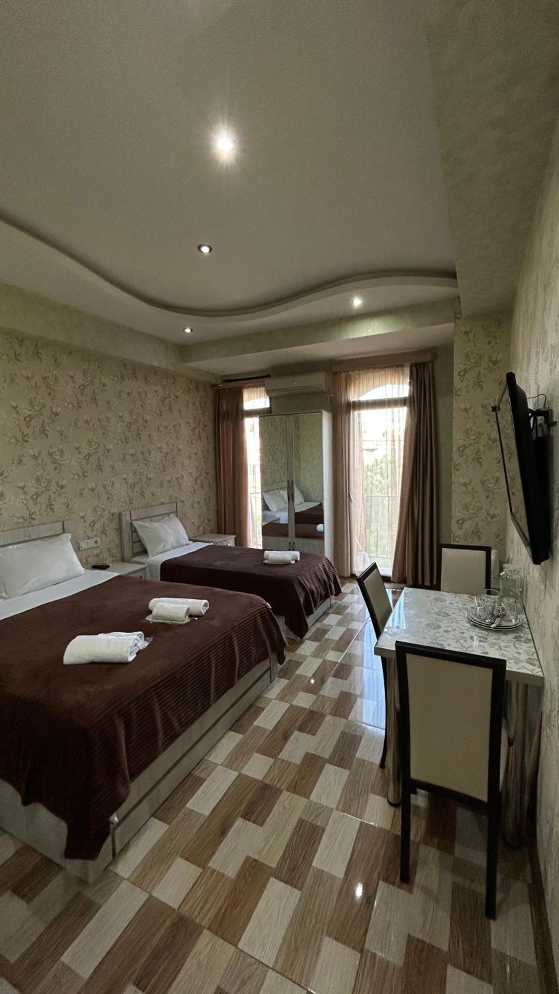 Hotel Tourist Tbilisi Eksteriør bilde
