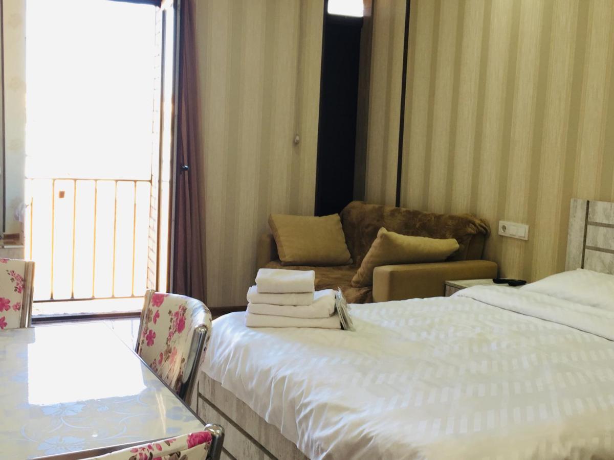 Hotel Tourist Tbilisi Eksteriør bilde