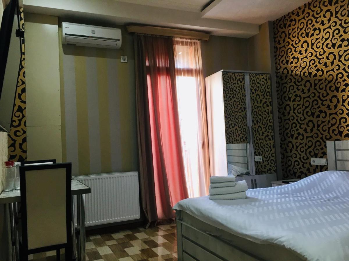 Hotel Tourist Tbilisi Eksteriør bilde