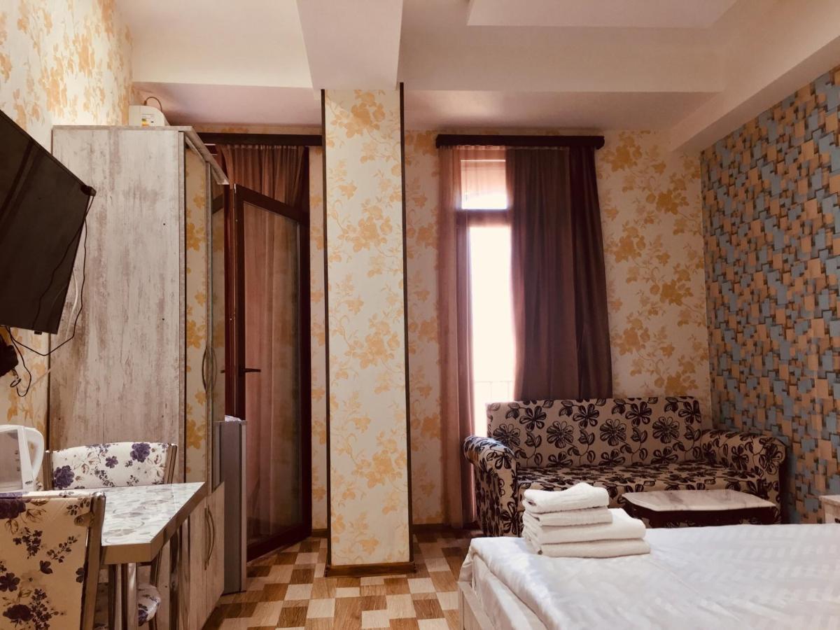 Hotel Tourist Tbilisi Eksteriør bilde