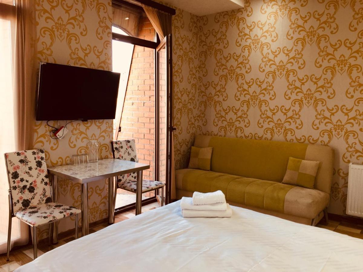 Hotel Tourist Tbilisi Eksteriør bilde